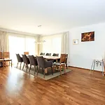 Holiday home Holiday Home Linnehan By Interhome Fuegen