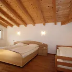 Holiday home Holiday Home Linnehan By Interhome Fuegen