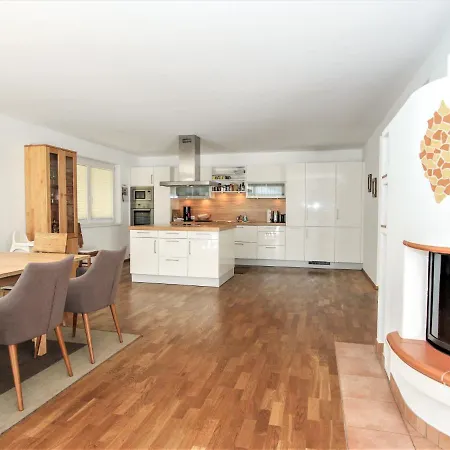 Nyaraló Linnehan By Interhome Fügen