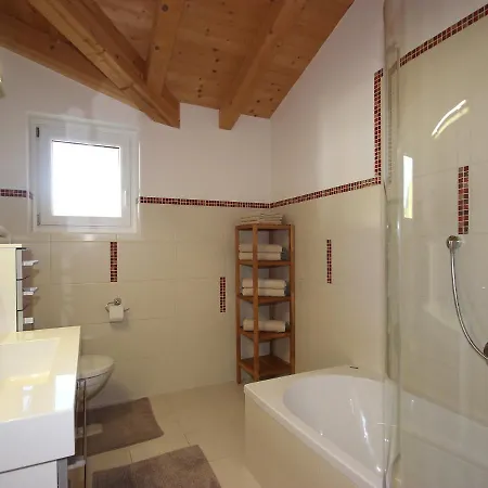 Linnehan By Interhome Nyaraló