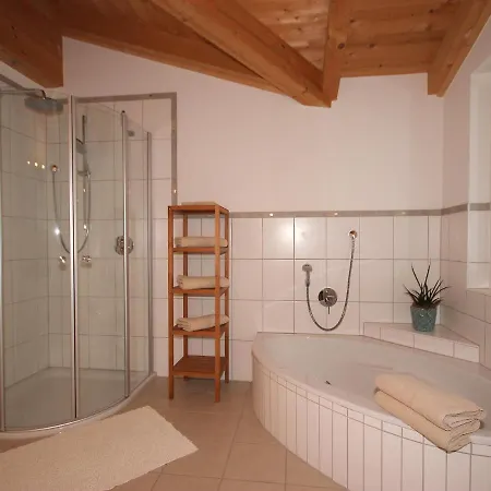 Nyaraló Linnehan By Interhome Fügen