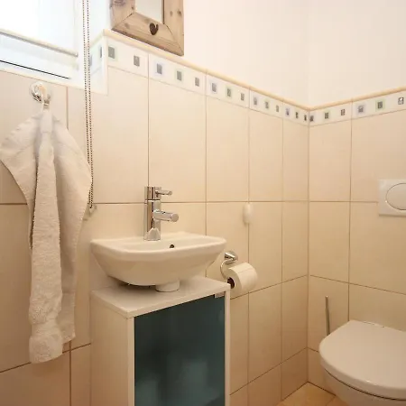 Linnehan By Interhome Fügen